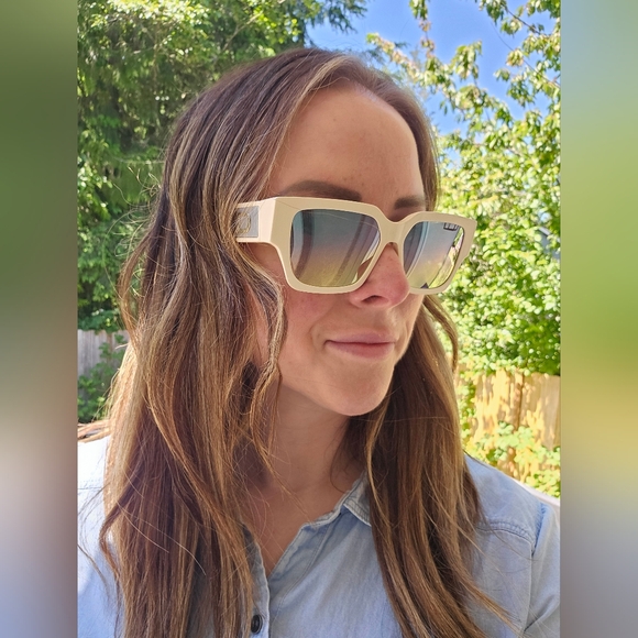 NEW ✨️ EXCLUDED ✨️ Dior Rainbow Mirrored Sunglasses - Picture 7 of 9